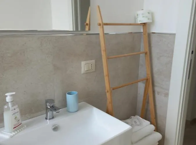 Di Giulio 3* برينديسي